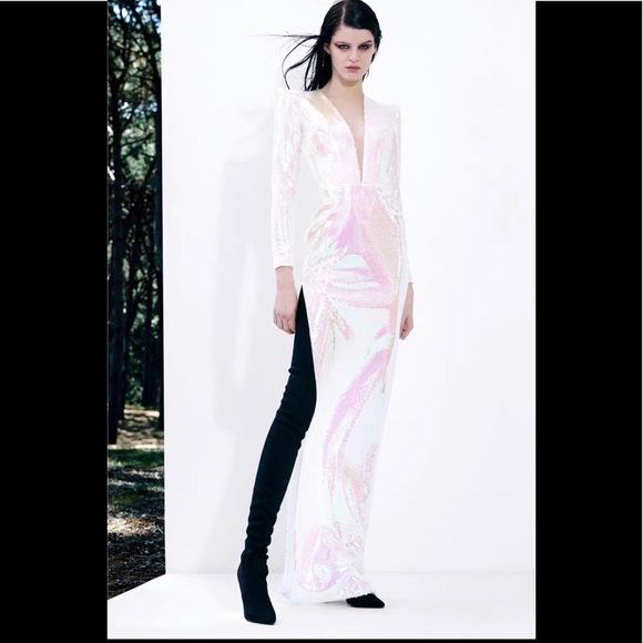 Alex Perry - Picture 4 of 11